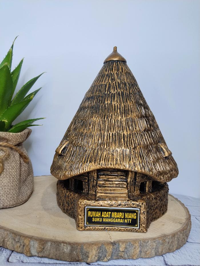 Miniatur Rumah Adat Lopo